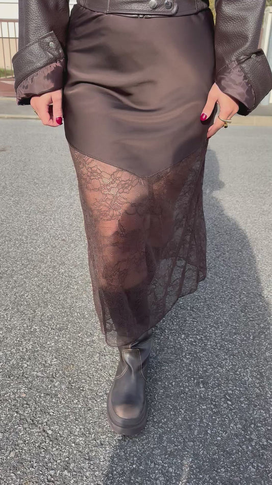 Jupe satiné marron dentelle
